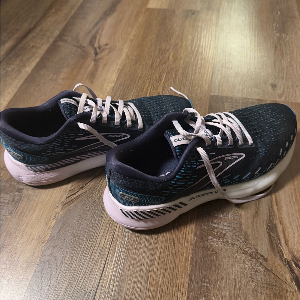 Brooks Glycerin Running shoes Size 8 Women